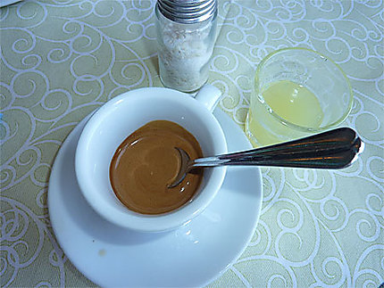 Café napolitain et limoncello