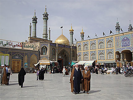 La place du mausolée de Fatimah Masumeh