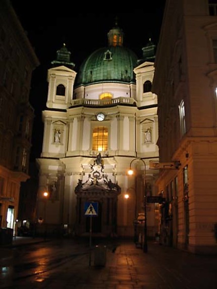Peterskirche la nuit