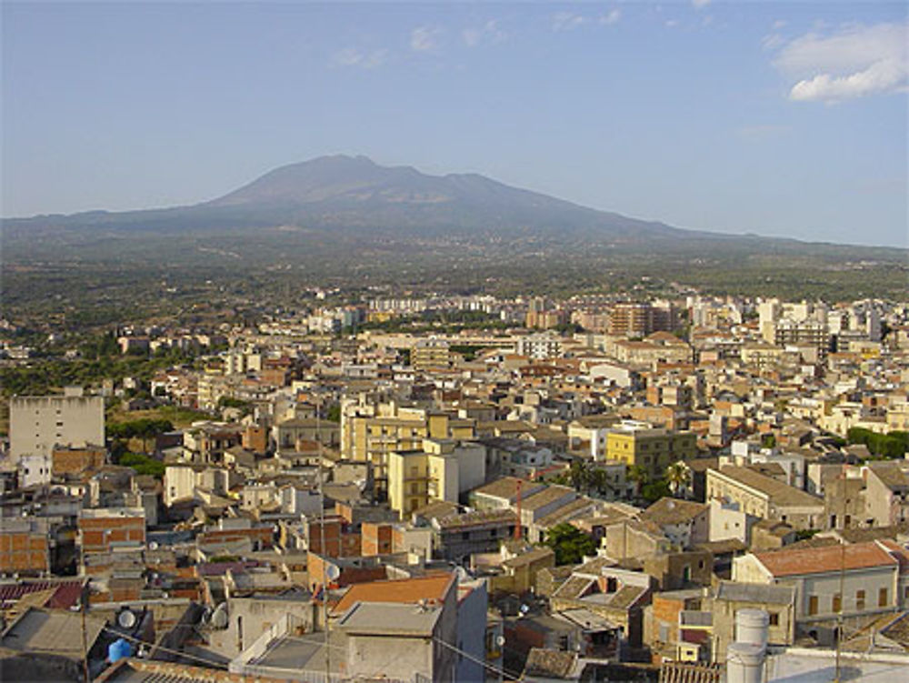 Vue de Paternò avec l'Etna