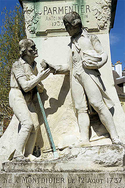 Statue de Parmentier, Montdidier