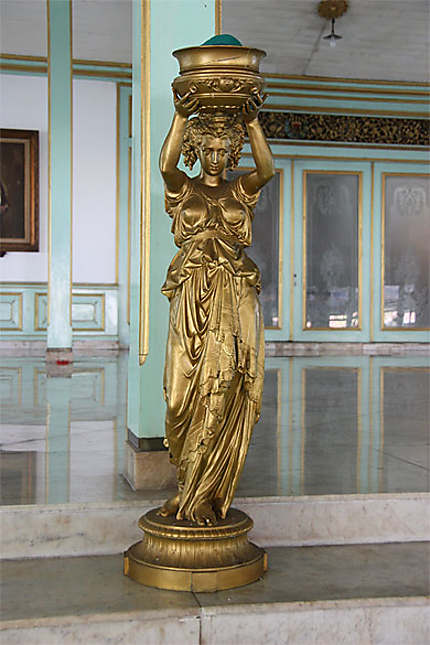 Statue