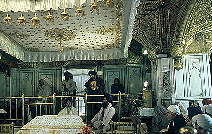 Sanctuaire intérieur du Temple d'Or à Amritsar