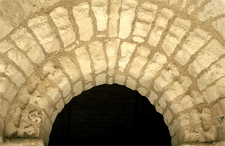 Le cloitre de l'abbaye Saint Vincent Le cloitre de l'abbaye Saint Vincent