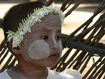 La beauté birmane, visage d'enfant