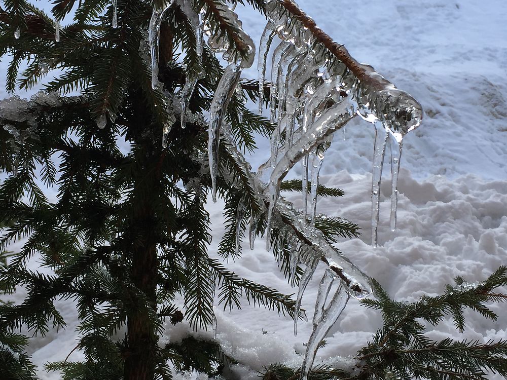 Stalactite éphémère à Valmorel