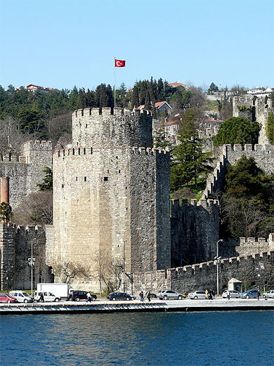Fort sur les rives du Bosphore Fort sur les rives du Bosphore