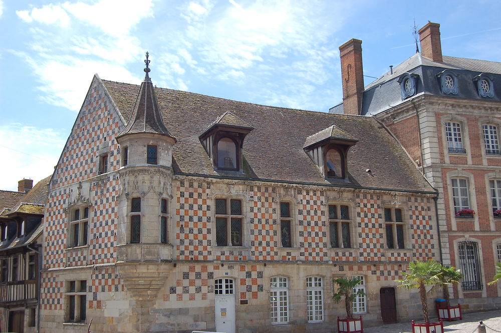 Maison à tourelle