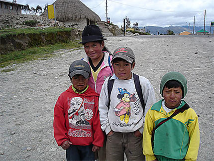 Enfants de Quilotoa