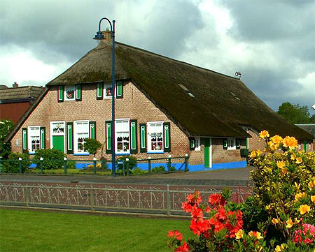 Joli village de Staphorst près de Zwolle (Overijssel) Joli village de Staphorst près de Zwolle (Overijssel)