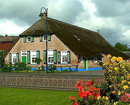 Joli village de Staphorst près de Zwolle (Overijssel)