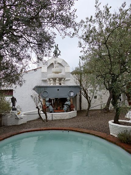 La piscine de la maison de Dali