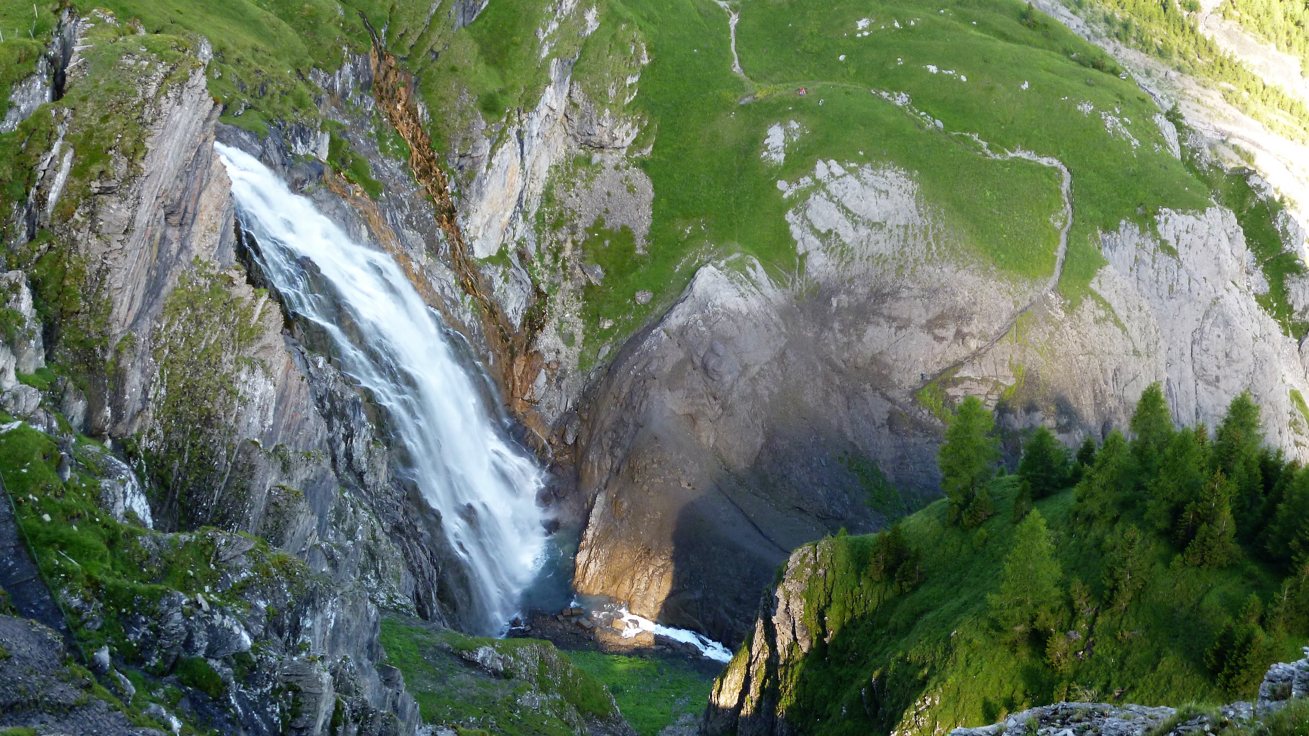 Adelboden, Canton de Bern, Suisse - cascades (2) Adelboden, Canton de Bern, Suisse - cascades (2)