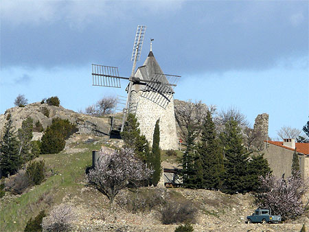 Le moulin de Cucugnan Le moulin de Cucugnan