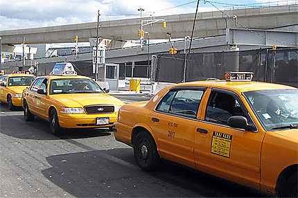 Une file de taxis à l'aéroport JFK