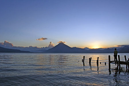 Coucher de soleil sur le lac Atitlan Coucher de soleil sur le lac Atitlan