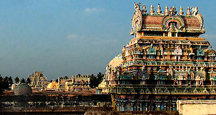 Vue des gopuram d'une plateforme