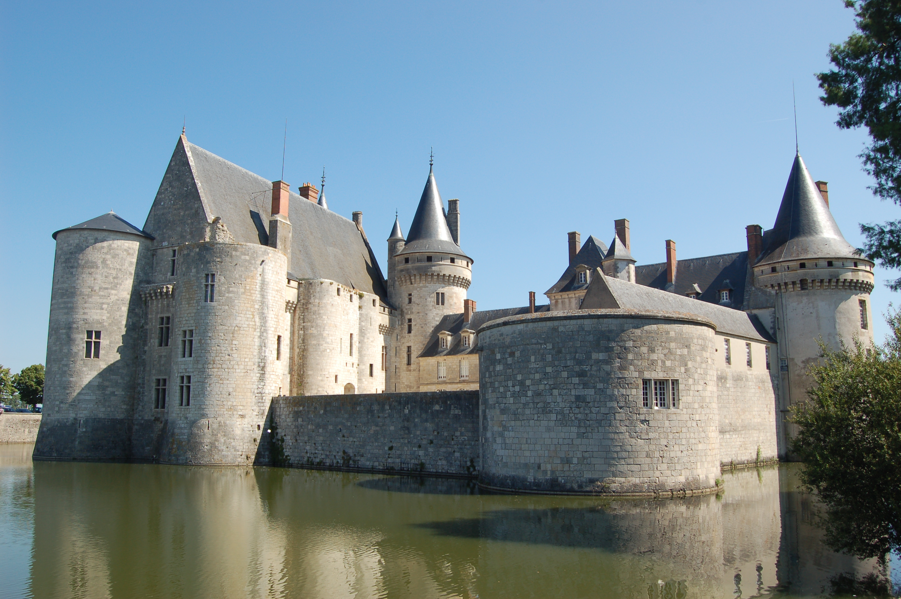 Château de Sully sur Loire Château de Sully sur Loire