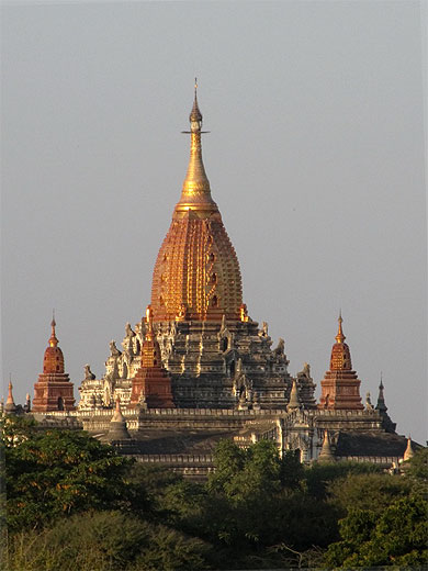 Le temple "Ananda" Le temple "Ananda"