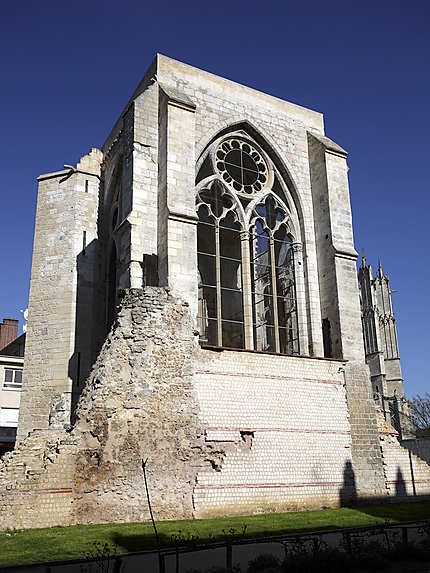 Ruines, collégiale St-Barthélémy, Beauvais