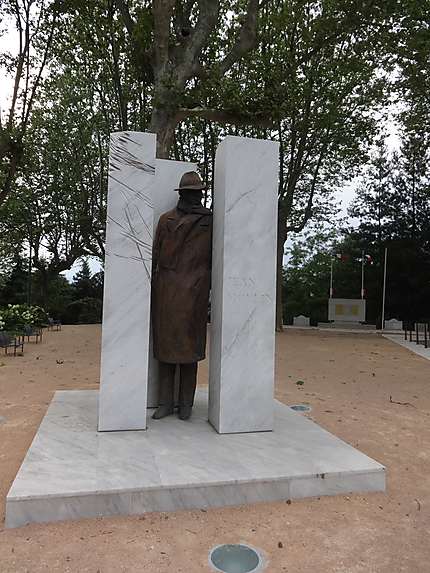 Statue de Jean Moulin