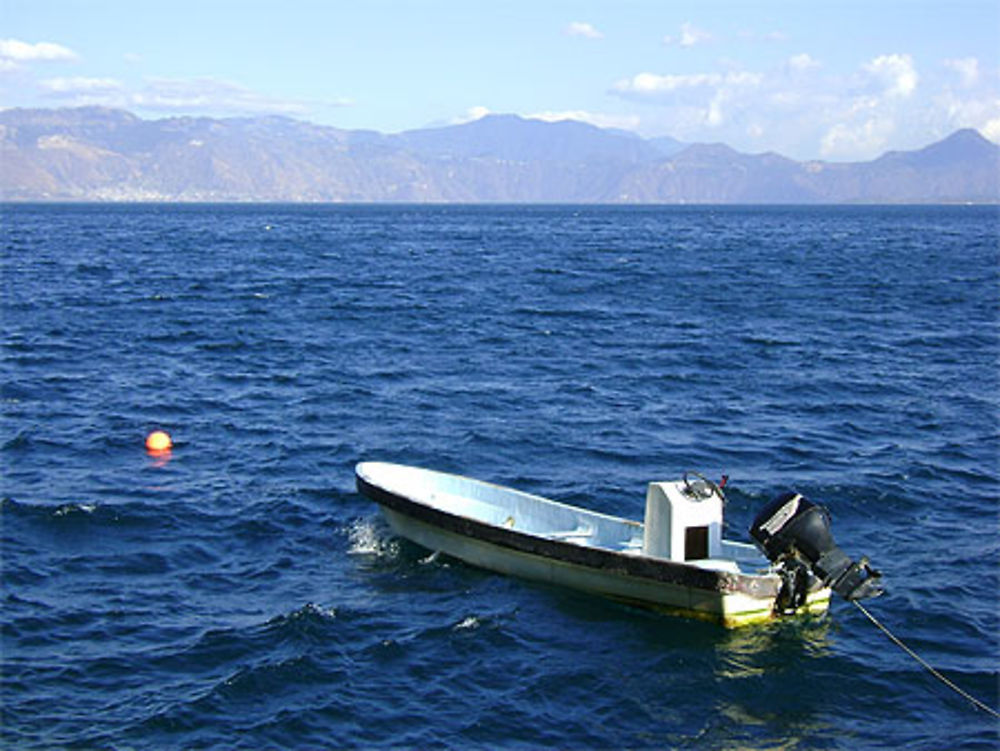 Bateau dans le lac