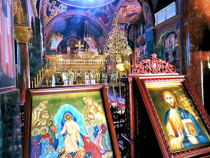 Entrée de l'église orthodoxe de Kremasti