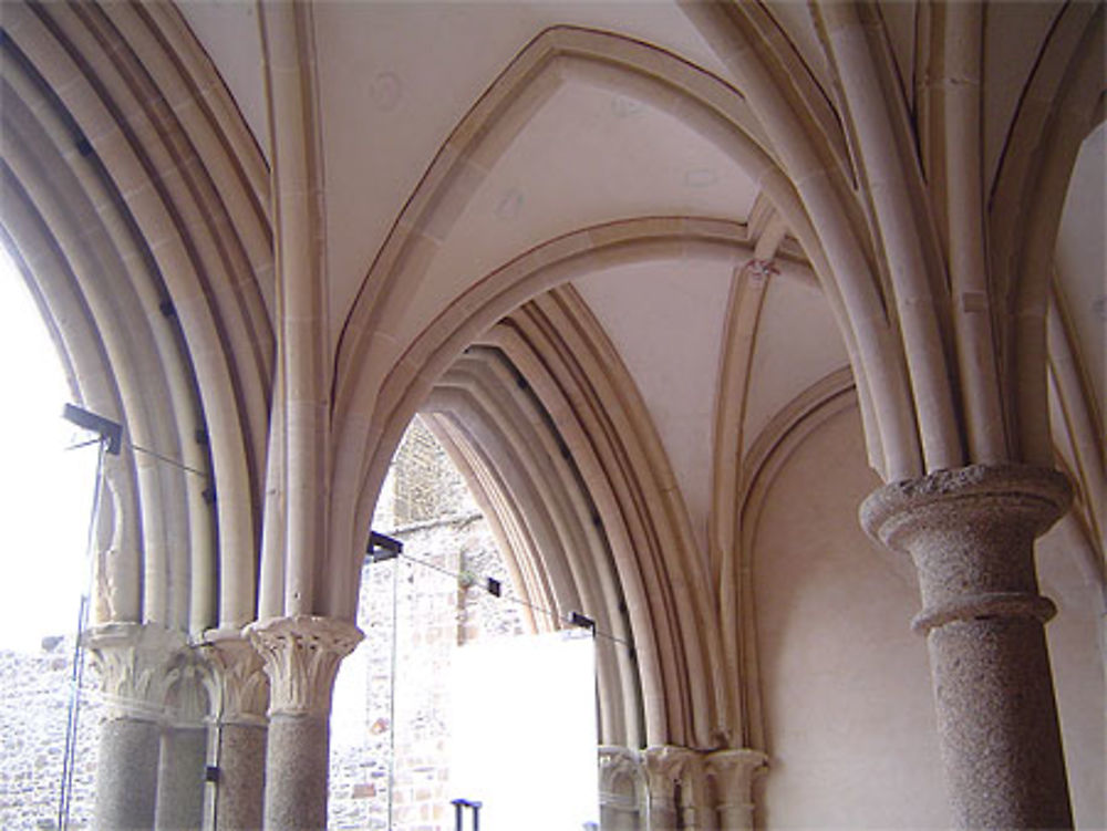 Abbaye d'Hambye  -  la salle du chapitre
