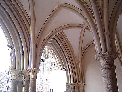 Abbaye d'Hambye  -  la salle du chapitre