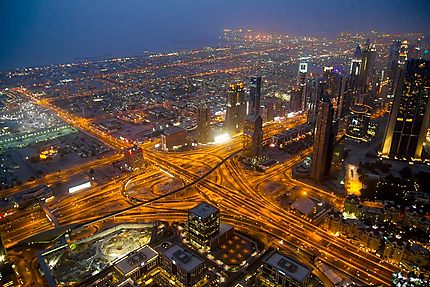 Vue depuis Burj Khalifa - Axes routiers de nuit