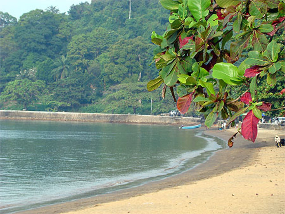 Plage à Kep