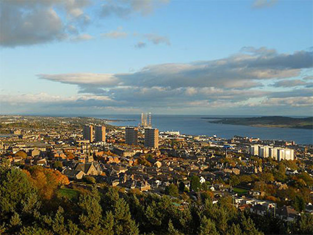 Dundee depuis l'ancien volcan de Dundee Law