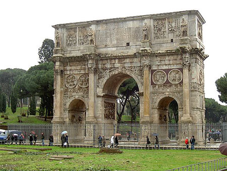 L'arc de triomphe de Constantin L'arc de triomphe de Constantin