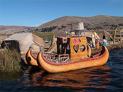 Embarcation des Iles Uros - Lac Titicaca