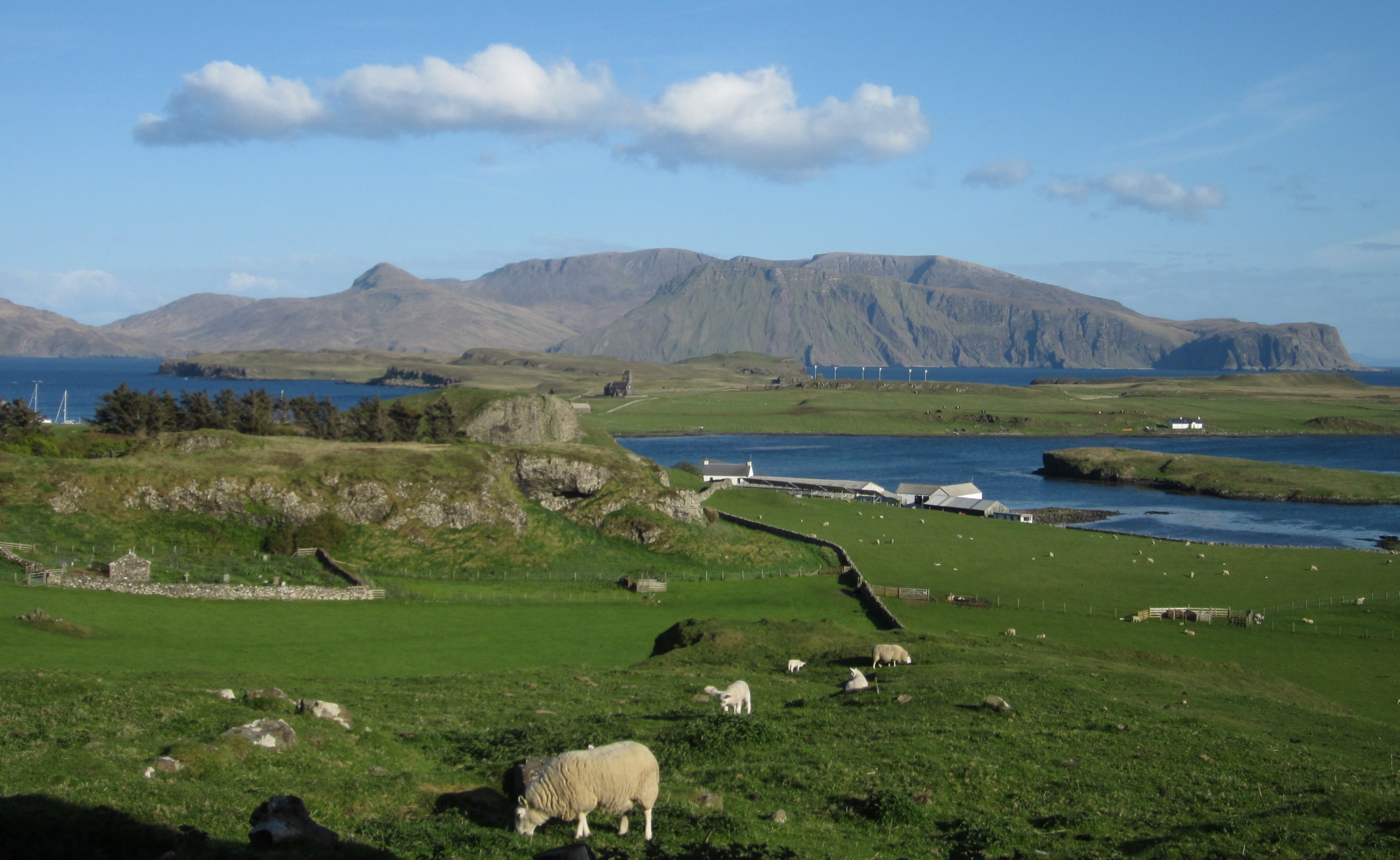 Sanday et Rum vues de Canna Sanday et Rum vues de Canna