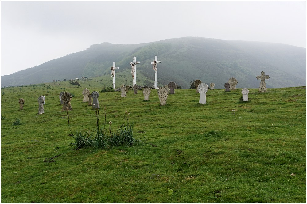 Calvaire et stèles basques Calvaire et stèles basques