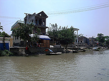 Le village lacustre de Kenh Ga