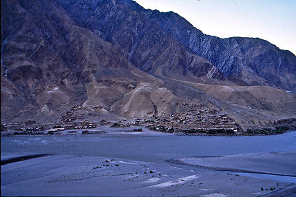 Un village en bordure de l'Indus