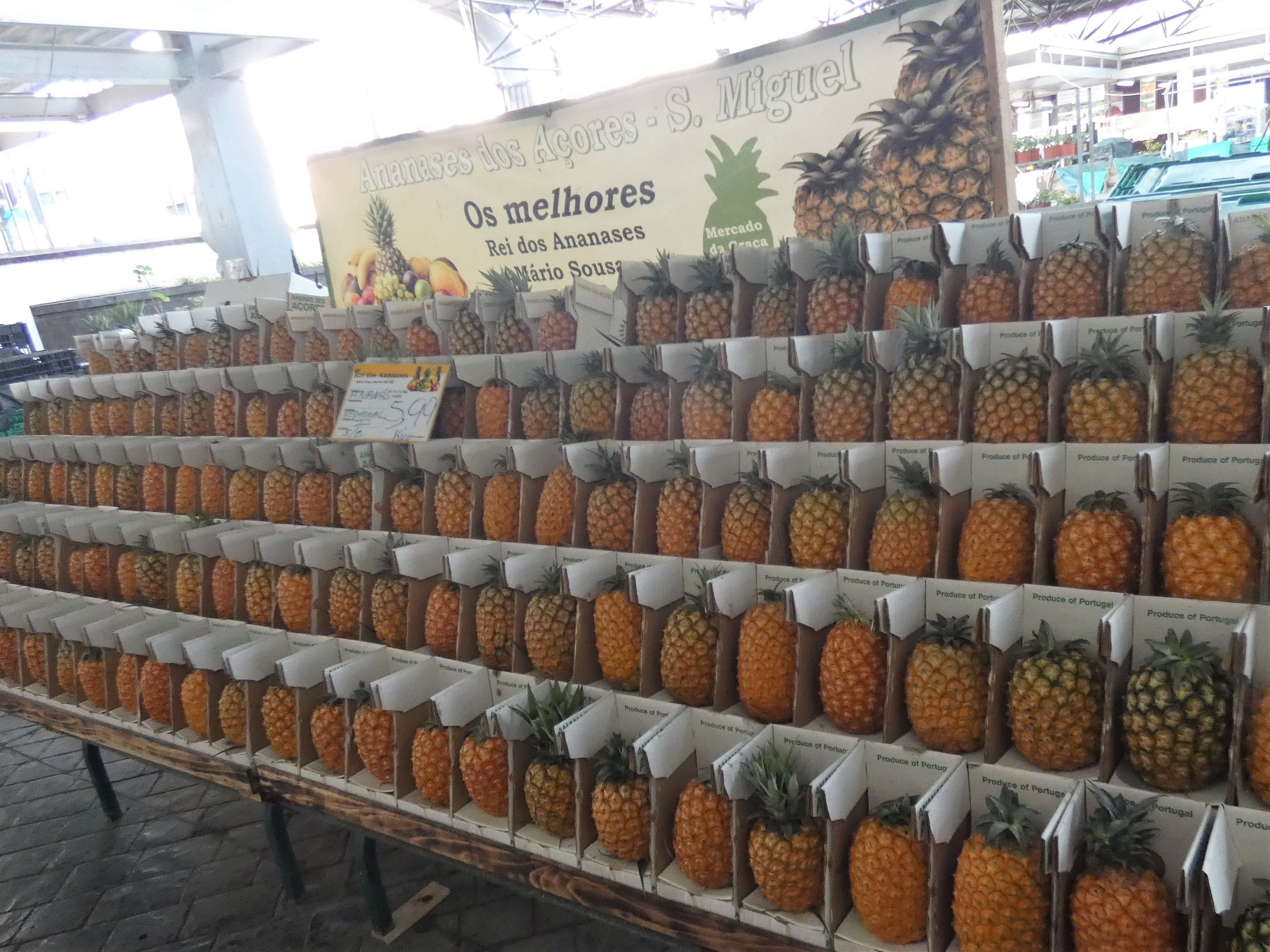Stand d'ananas au marché