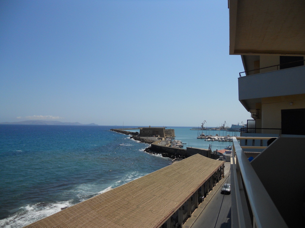 Kronos Hotel