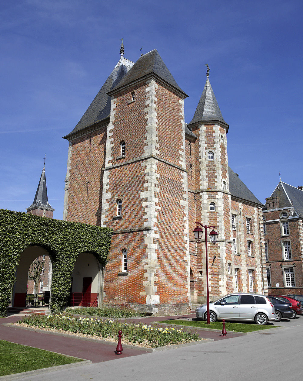 Château, Crèvecoeur-le-Grand