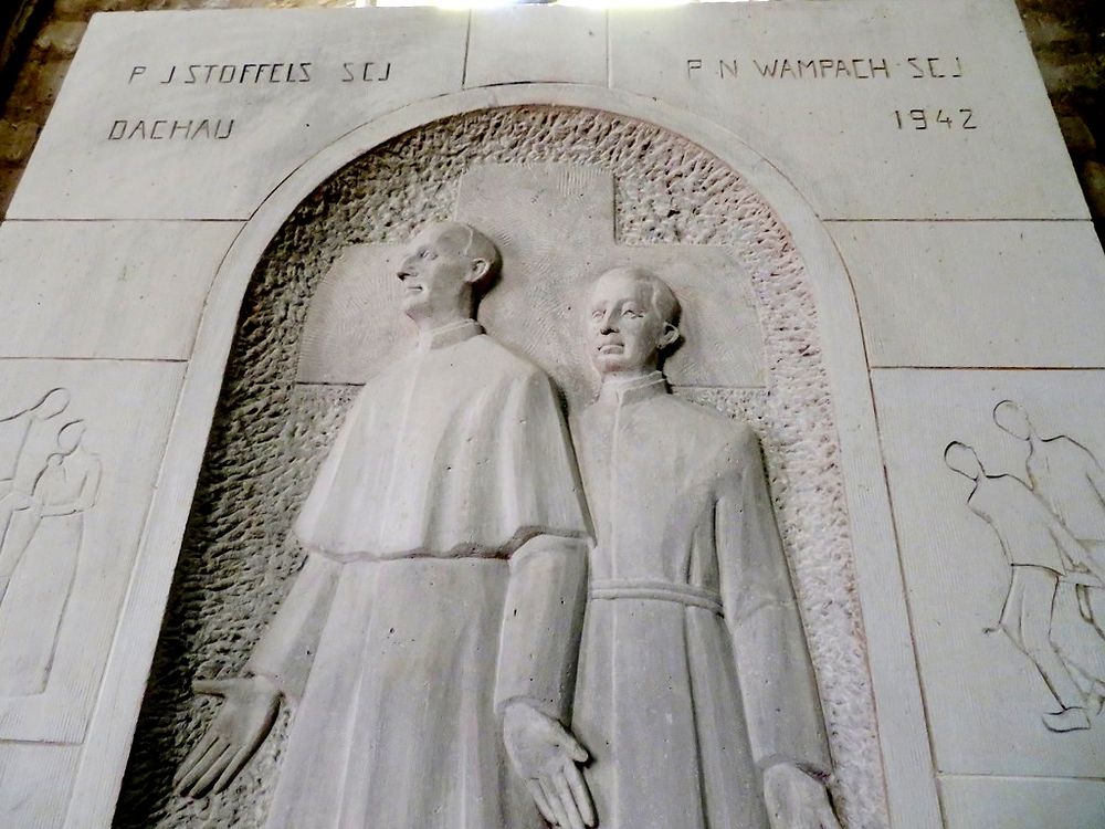 Stèle monument Pères Stoeffels et Wampach