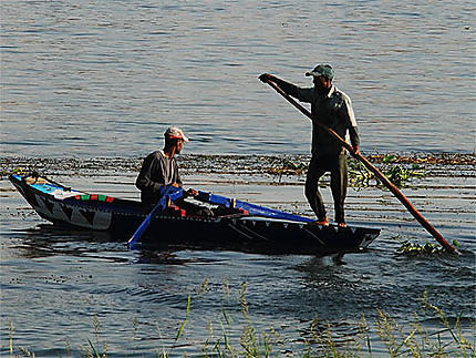 Pêcheurs au fil du Nil