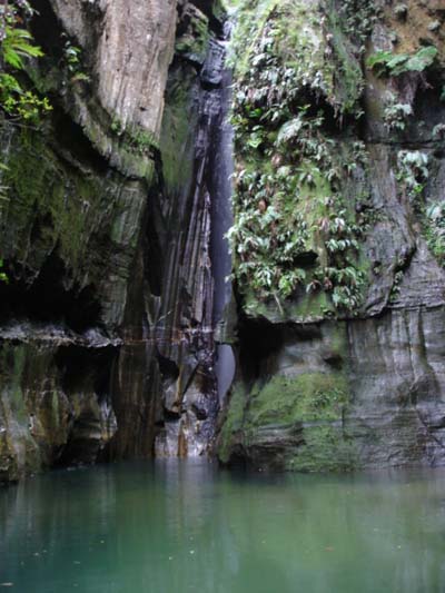 Chute d'eau dans l'Isalo Chute d'eau dans l'Isalo