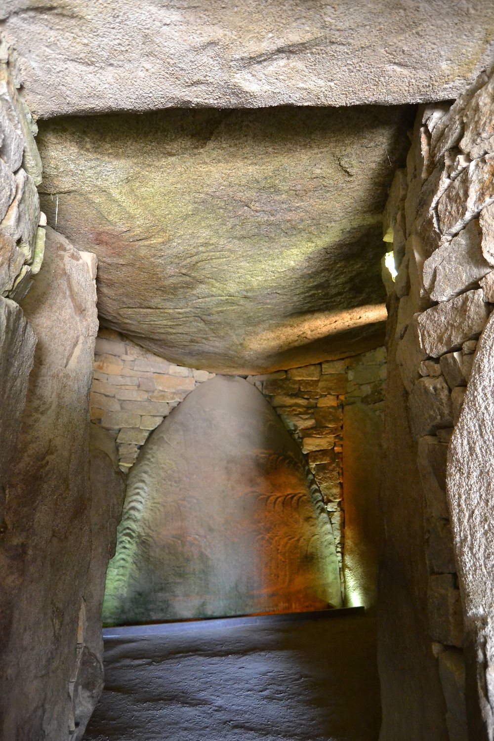 Intérieur du Tumulus de Locmariaquer