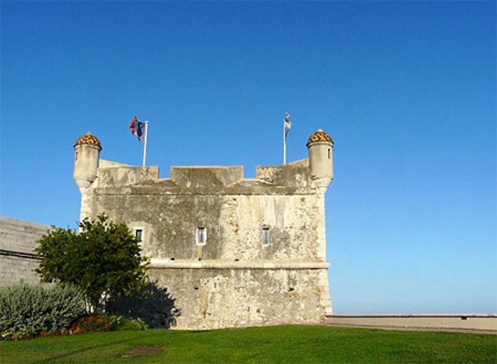 Tour fortifiée