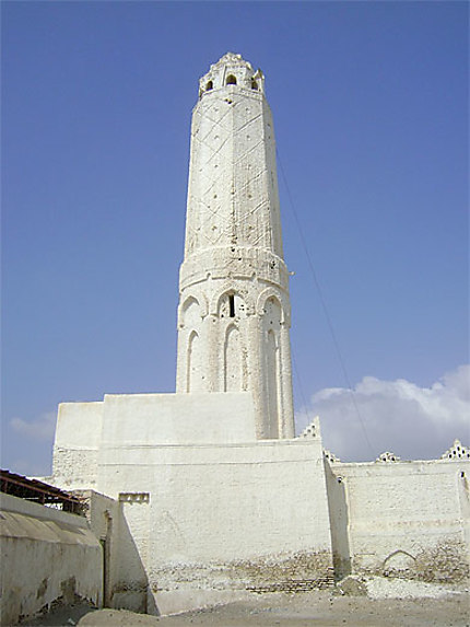 Minaret blanc