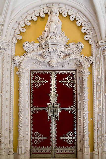 Sintra - Palais de la Regaleira - Bel encadrement de porte