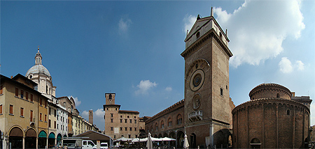 Piazza delle Erbe Piazza delle Erbe