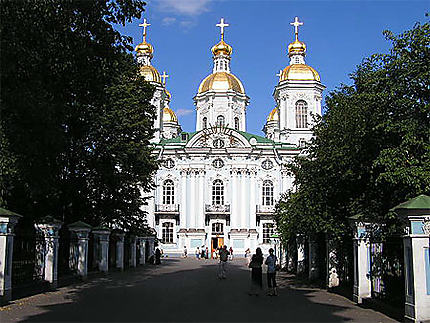 Autour de l'église St Nicolas des Marins St Petersbourg